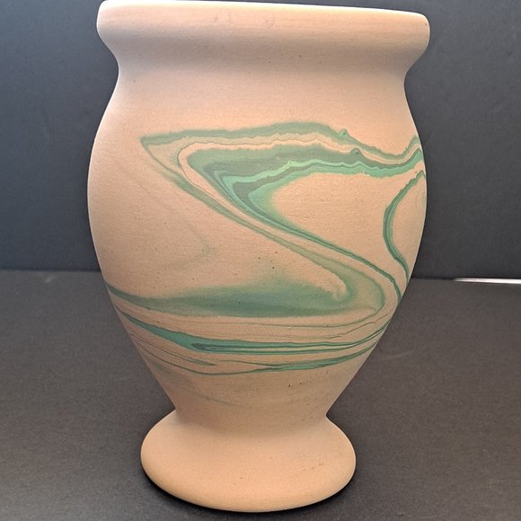 AMERICAN CREATIONS VASE - Picture 1 of 9